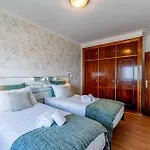 Moradia Sao Joao-spacious Beachfront * A dos Cunhados