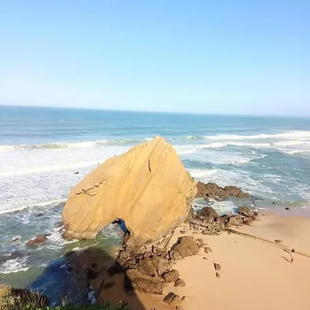 Moradia Sao Joao-spacious Beachfront *