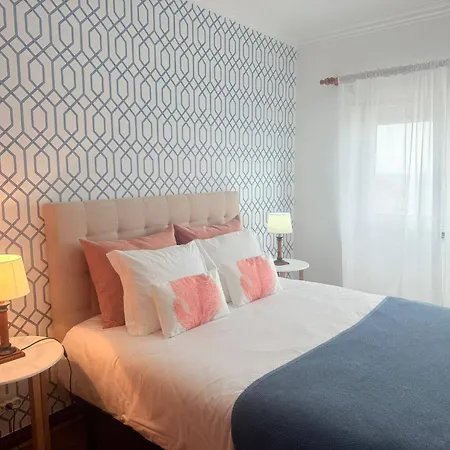 Moradia Sao Joao-spacious Beachfront *