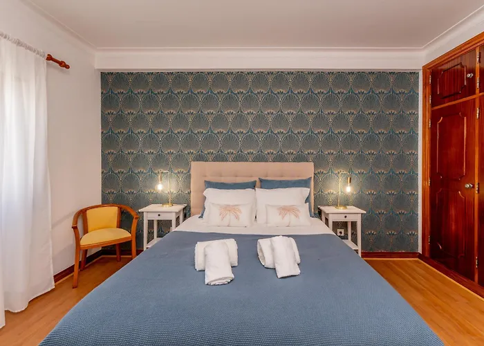 Moradia Sao Joao-spacious Beachfront * A dos Cunhados