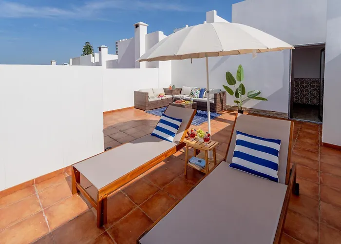 Villa Moradia Sao Joao-spacious Beachfront