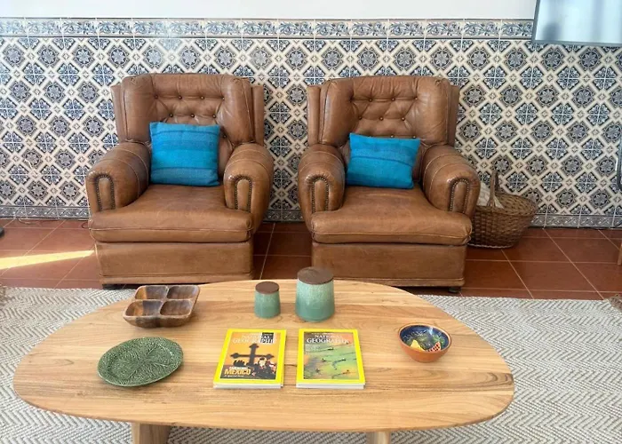 Villa Moradia Sao Joao-spacious Beachfront