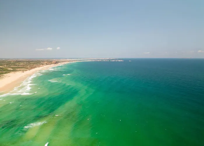 Villa Moradia Sao Joao-spacious Beachfront *