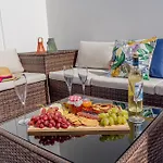 Villa Moradia Sao Joao-spacious Beachfront