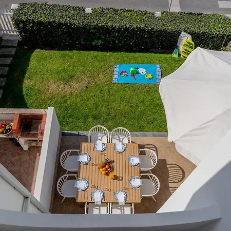 Moradia Sao Joao-spacious Beachfront فيلة *