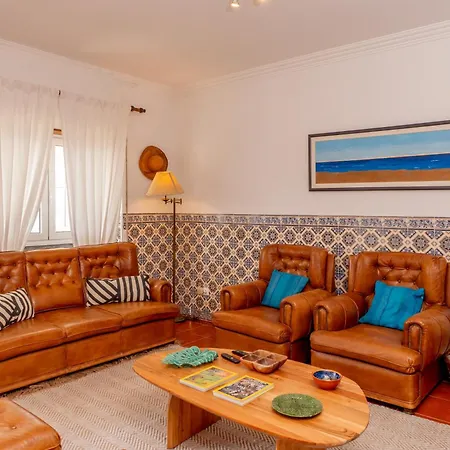 Moradia Sao Joao-spacious Beachfront فيلة أدوس كونهادوس
