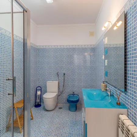 Villa Moradia Sao Joao-Spacious Beachfront Villa *