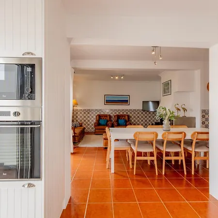فيلة Moradia Sao Joao-spacious Beachfront أدوس كونهادوس