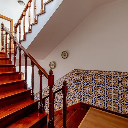 Moradia Sao Joao-spacious Beachfront Villa A dos Cunhados