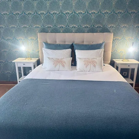 Villa Moradia Sao Joao-Spacious Beachfront Villa A dos Cunhados