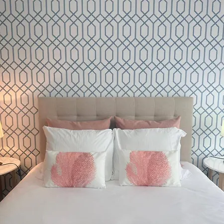 Moradia Sao Joao-spacious Beachfront