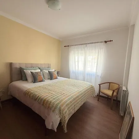 Villa Moradia Sao Joao-spacious Beachfront A dos Cunhados