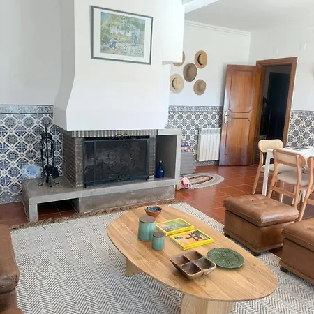 Moradia Sao Joao-spacious Beachfront فيلة