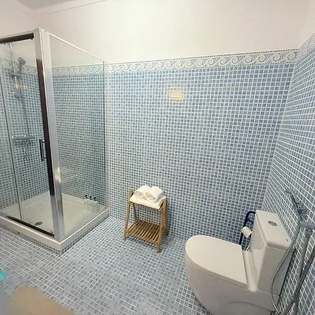 Moradia Sao Joao-spacious Beachfront * אה דוס קונהאדוס