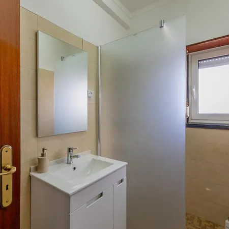 فيلة Moradia Sao Joao-spacious Beachfront