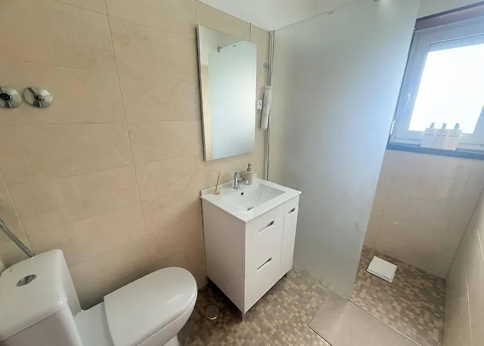 וילה Moradia Sao Joao-spacious Beachfront אה דוס קונהאדוס