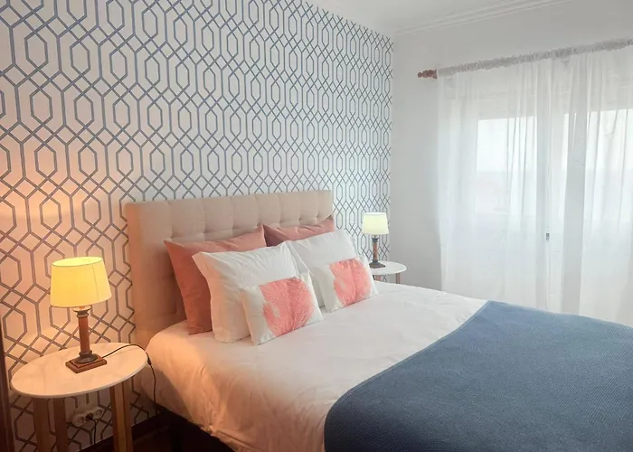 Moradia Sao Joao-spacious Beachfront *