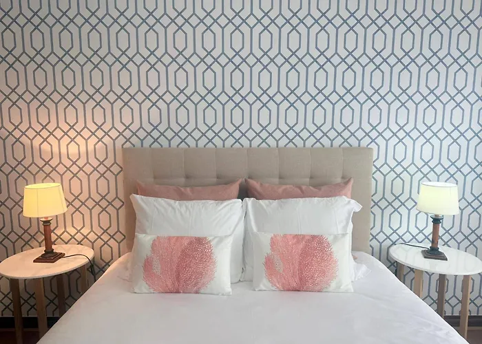 Moradia Sao Joao-spacious Beachfront